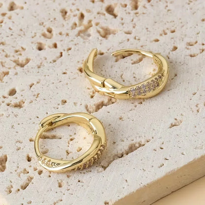 Klara – Damernas Koreanska Stil Sammanlänkade Örhängen med Zirconia