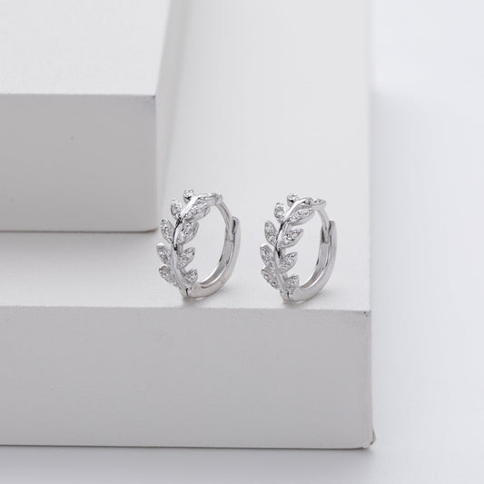 Bladformade Silverörhängen