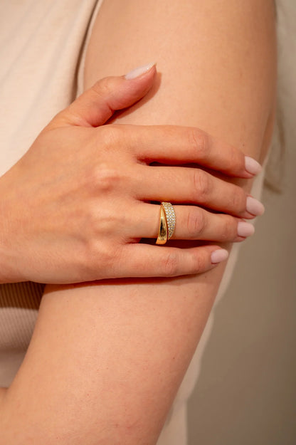Elegant Guld Ring med Funkande Stenar (1+1 GRATIS)